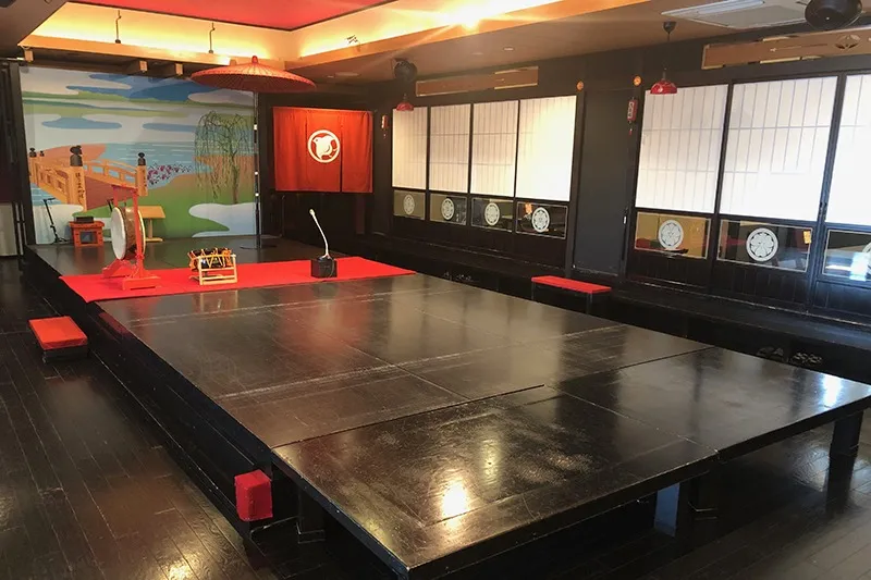 芸妓や舞妓を楽しめる大舞台を用意