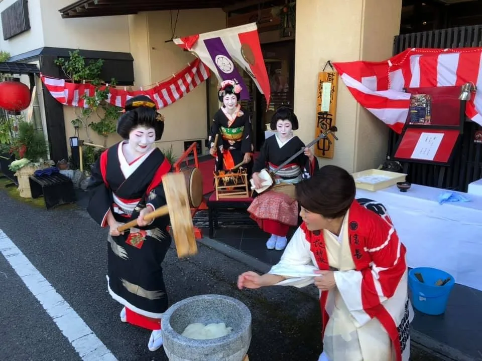 １２月２８日三味線餅つき開催